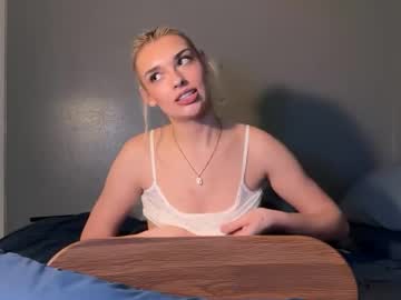 Foto porno Ce sexy este ellalowe pe KUR.ro