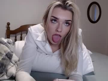 Foto porno Ce sexy este ellalowe pe KUR.ro