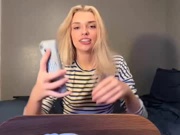 Foto porno Ce sexy este ellalowe pe KUR.ro
