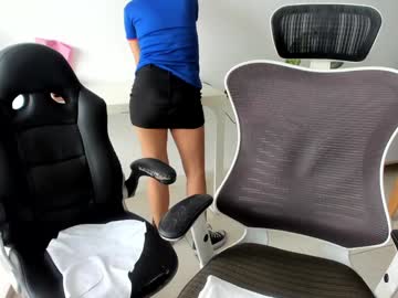 Foto porno Sex online cu emillybrowm pe KUR.ro