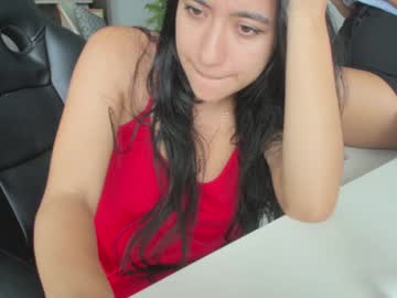 Foto porno Sex online cu emillybrowm pe KUR.ro