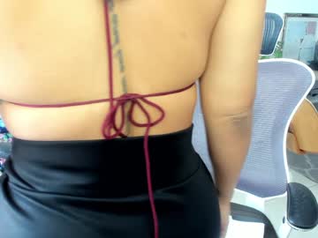 Foto porno Sex online cu emillybrowm pe KUR.ro