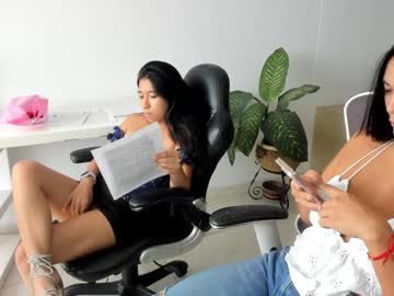 Foto porno Sex online cu emillybrowm pe KUR.ro