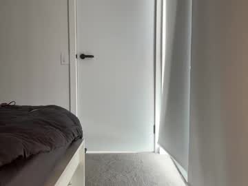Foto porno Sex online cu emillyyyx pe KUR.ro