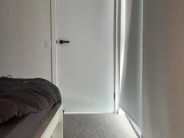 Foto porno Sex online cu emillyyyx pe KUR.ro