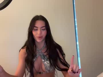 Foto porno emillyyyx se dezbraca la web pe Chaturbate pe KUR.ro