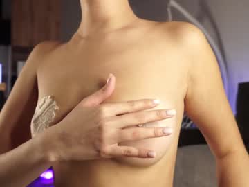 Foto porno Sex online cu emilybatee pe KUR.ro