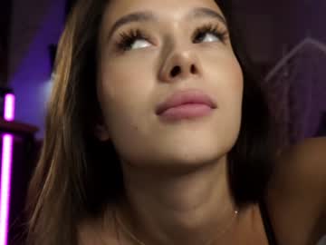 Foto porno emilybatee ne arata tot la camera pe KUR.ro
