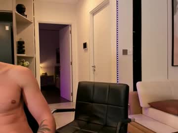 Foto porno Sex online cu emmykrist pe KUR.ro