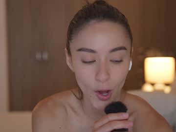 Foto porno emyii se dezbraca la web pe Chaturbate pe KUR.ro