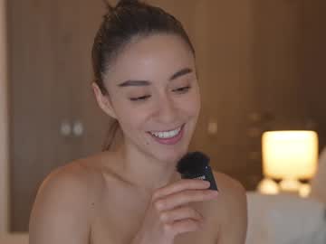 Foto porno emyii se dezbraca la web pe Chaturbate pe KUR.ro