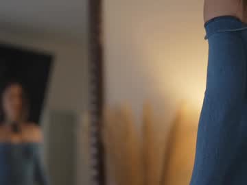 Foto porno emyii ne arata tot la camera pe KUR.ro