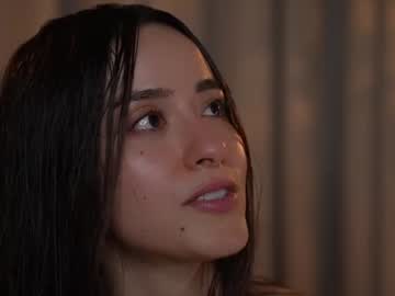 Foto porno emyii descoperita pe video chat pe KUR.ro
