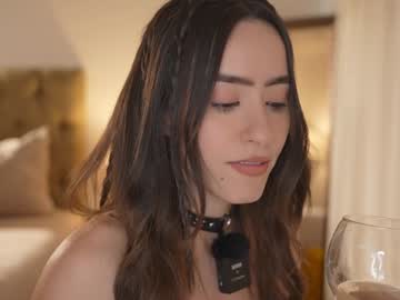 Foto porno emyii ne arata tot la camera pe KUR.ro