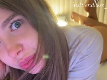 Foto porno Sex online cu endlessmia pe KUR.ro