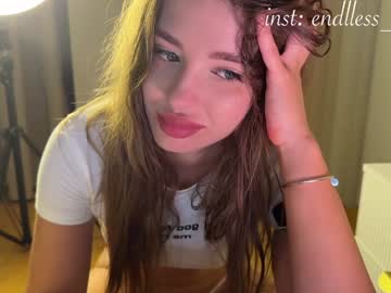 Foto porno Sex online cu endlessmia pe KUR.ro