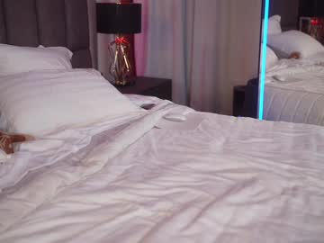 Foto porno eva_fashionista ne arata tot la camera pe KUR.ro