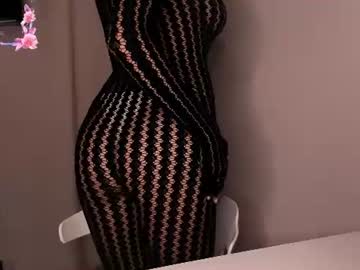 Foto porno flora_picks descoperita pe video chat pe KUR.ro