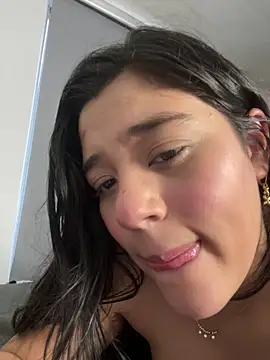 Foto porno Sex online cu floriamANDjazmin pe KUR.ro