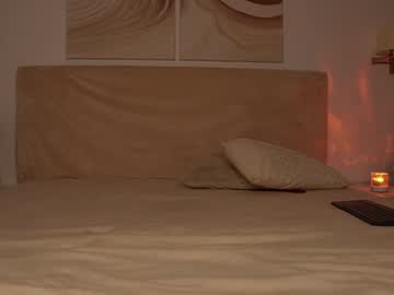 Foto porno funny_to_see_you_here se dezbraca la web pe Chaturbate pe KUR.ro