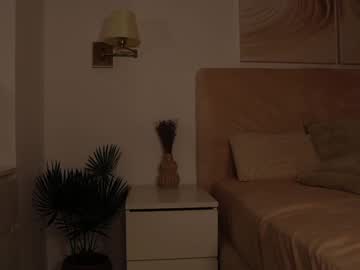 Foto porno funny_to_see_you_here se dezbraca la web pe Chaturbate pe KUR.ro