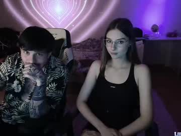 Foto porno gamebelka se dezbraca la web pe Chaturbate pe KUR.ro