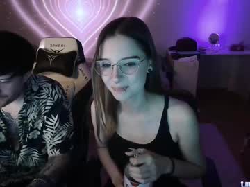 Foto porno gamebelka se dezbraca la web pe Chaturbate pe KUR.ro