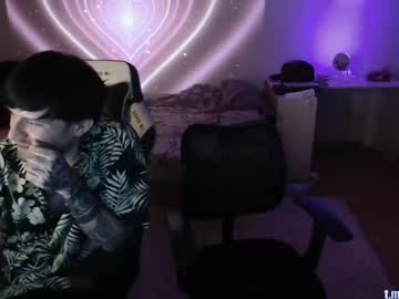 Foto porno gamebelka se dezbraca la web pe Chaturbate pe KUR.ro