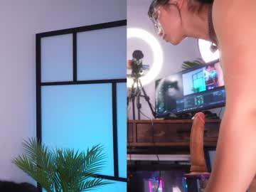 Foto porno Ganduri murdare cu gigi_ulala pe KUR.ro