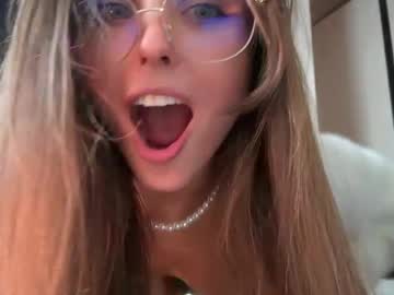 Foto porno girl_next_door19 vrea sex pe Chaturbate pe KUR.ro