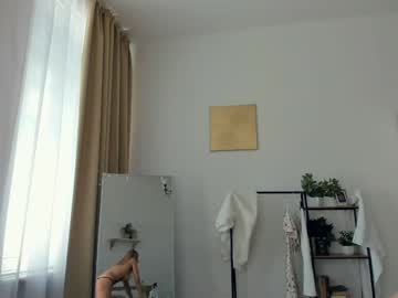 Foto porno Sex online cu glossybabe_ pe KUR.ro