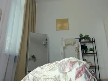 Foto porno Sex online cu glossybabe_ pe KUR.ro