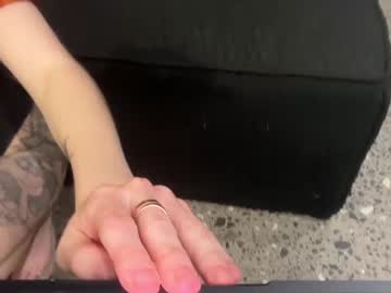 Foto porno golden_alinee se dezbraca la web pe Chaturbate pe KUR.ro