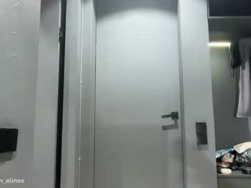 Foto porno golden_alinee se dezbraca la web pe Chaturbate pe KUR.ro