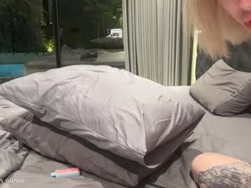 Foto porno golden_alinee se dezbraca la web pe Chaturbate pe KUR.ro