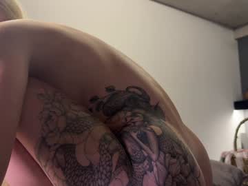 Foto porno golden_alinee se dezbraca la web pe Chaturbate pe KUR.ro