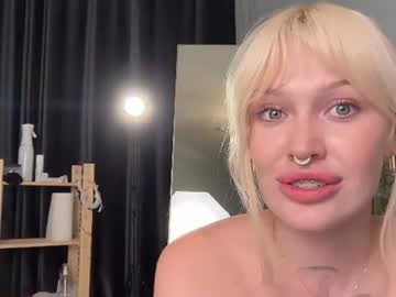 Foto porno golden_alinee se dezbraca la web pe Chaturbate pe KUR.ro