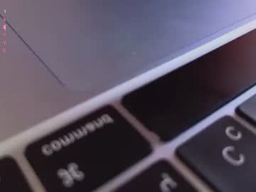 Foto porno hannah_lourens ne arata tot la camera pe KUR.ro