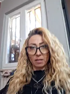 Foto porno harleyejoker1 se dezbraca la web pe StripChat pe KUR.ro