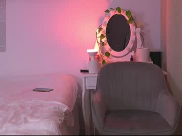 hell_lo se dezbraca la web pe Chaturbate