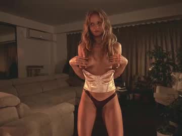 Foto porno Nebunii pe chat marca heybanan pe KUR.ro