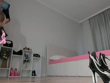 Foto porno Sex online cu hi_miki pe KUR.ro