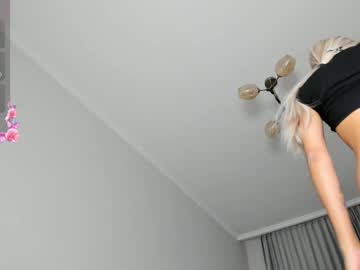 Foto porno Sex online cu hi_miki pe KUR.ro