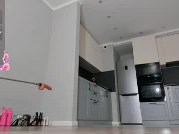 Foto porno Sex online cu hi_miki pe KUR.ro