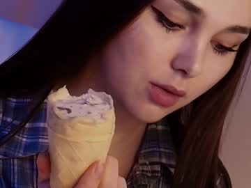 Foto porno Ganduri murdare cu hollyextra pe KUR.ro