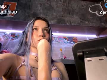 Foto porno Ce sexy este honey_pinkgreen pe KUR.ro