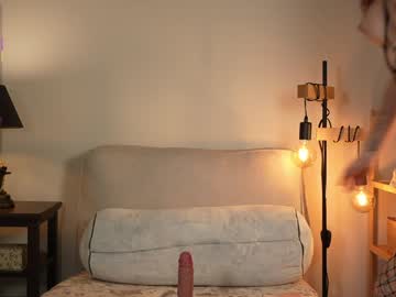 Foto porno honeyyykate ne arata tot la camera pe KUR.ro