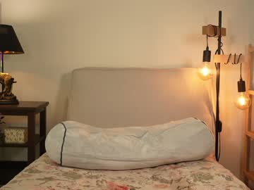 Foto porno honeyyykate ne arata tot la camera pe KUR.ro