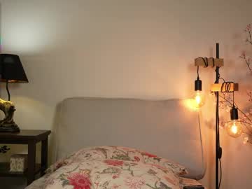 Foto porno honeyyykate ne arata tot la camera pe KUR.ro