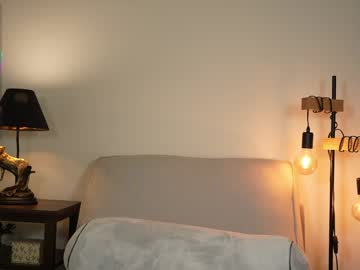 Foto porno honeyyykate ne arata tot la camera pe KUR.ro